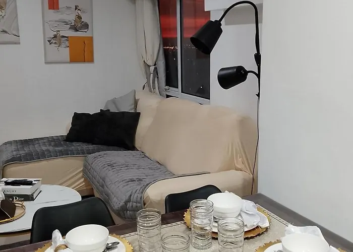 Luxury 2br With Stunning Skyline Views In Bgc Apartment